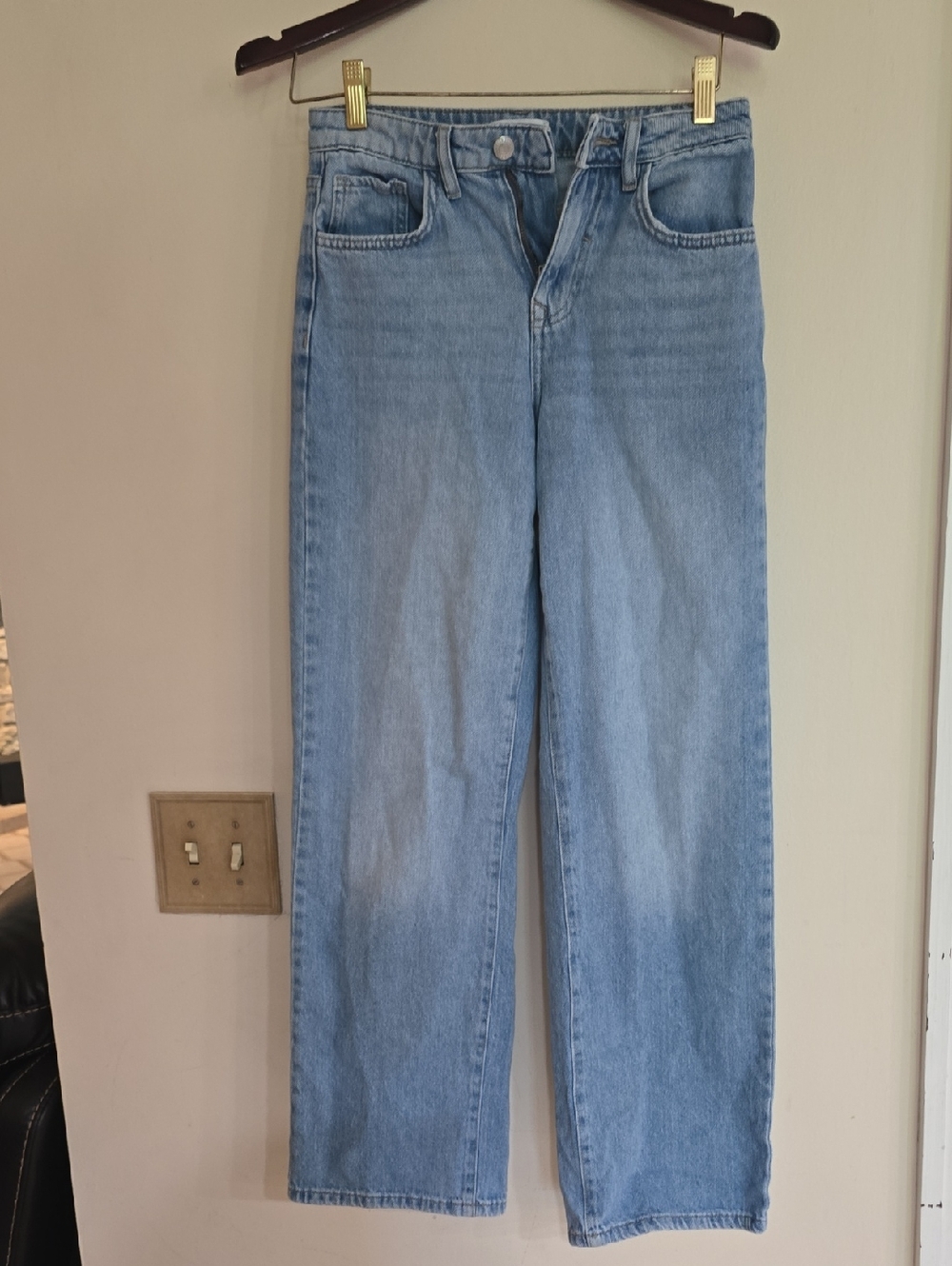 Forever 21 Light Wash Straight Leg Jeans